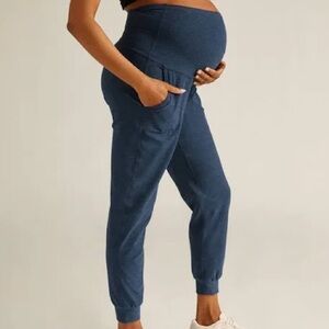 Beyond the bump yoga Spacedye Maternity Midi Jogger navy Heather blue medium